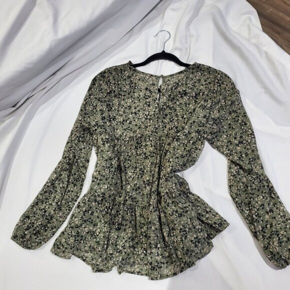 Sadie and Sage Boho Chic Longsleeve Floral Blouse - Picture 4 of 11